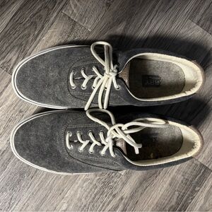 Sperry striped canvas sneaker size 11